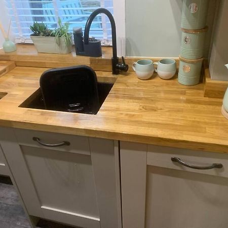 Quaint 1 Bedroom Cottage In Pudsey, Leeds 외부 사진