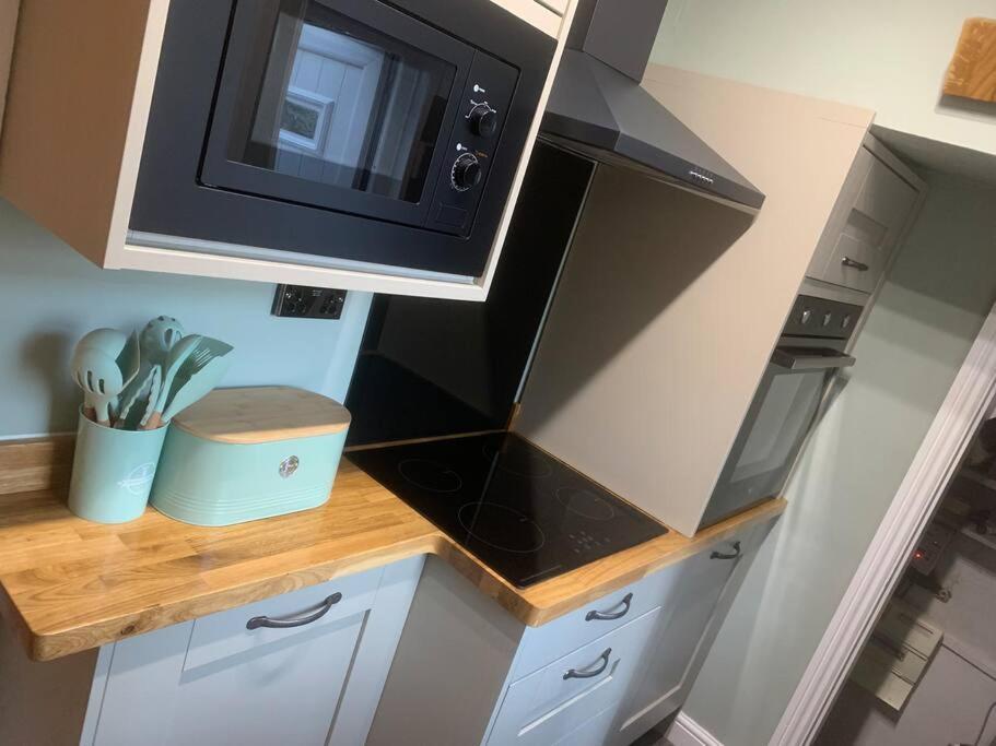 Quaint 1 Bedroom Cottage In Pudsey, Leeds 외부 사진