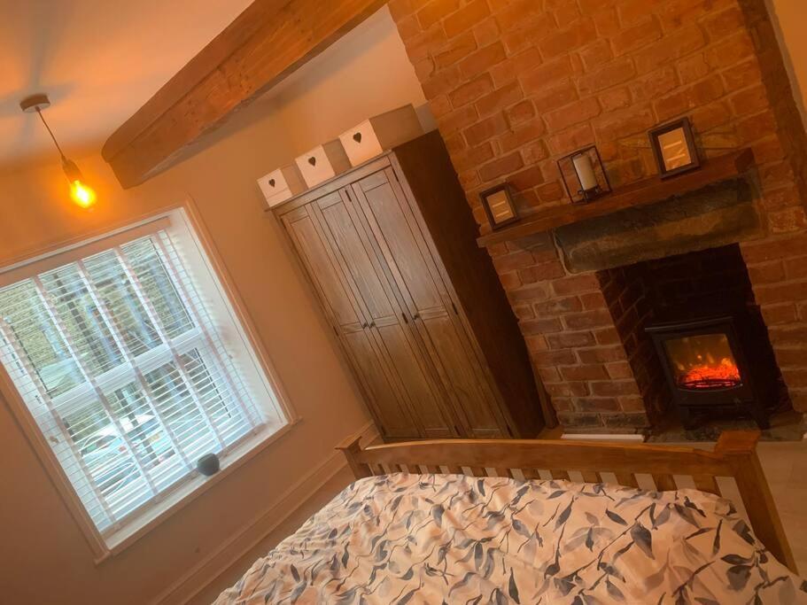 Quaint 1 Bedroom Cottage In Pudsey, Leeds 외부 사진