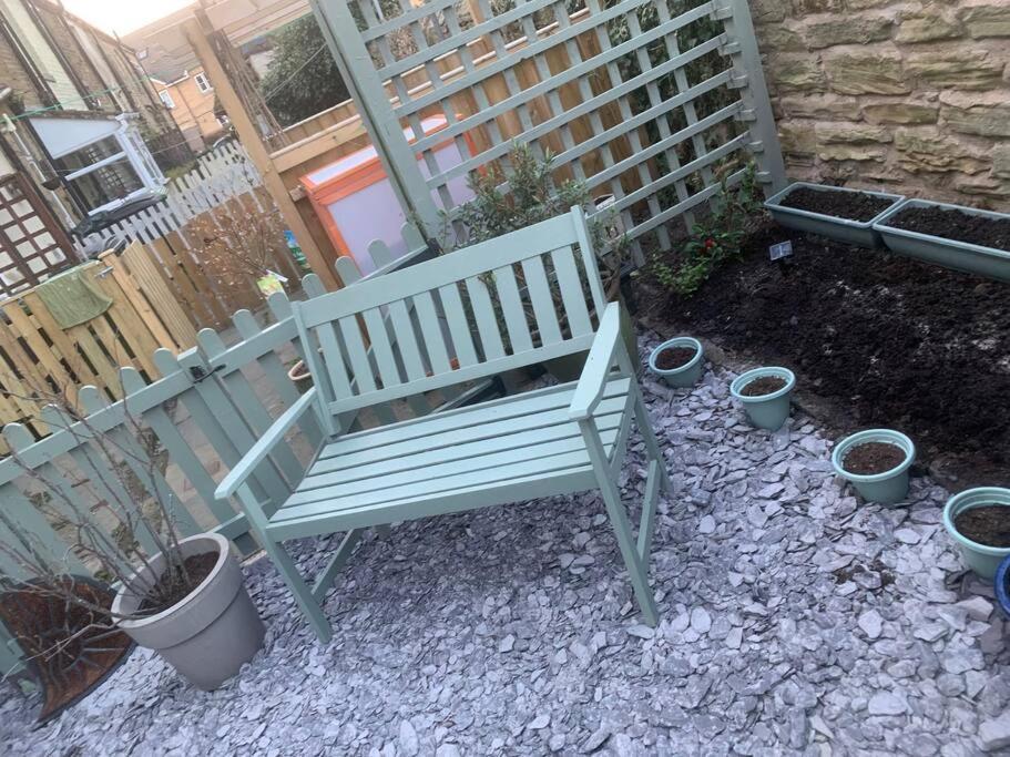 Quaint 1 Bedroom Cottage In Pudsey, Leeds 외부 사진