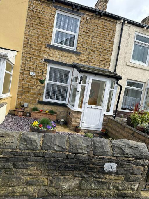 Quaint 1 Bedroom Cottage In Pudsey, Leeds 외부 사진